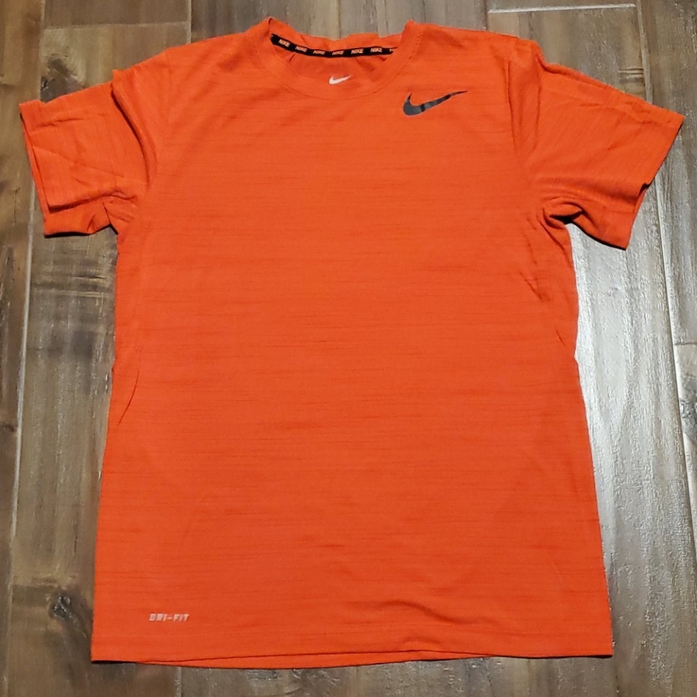 Nike men's medium dri fit orange tshirt, crew neck
